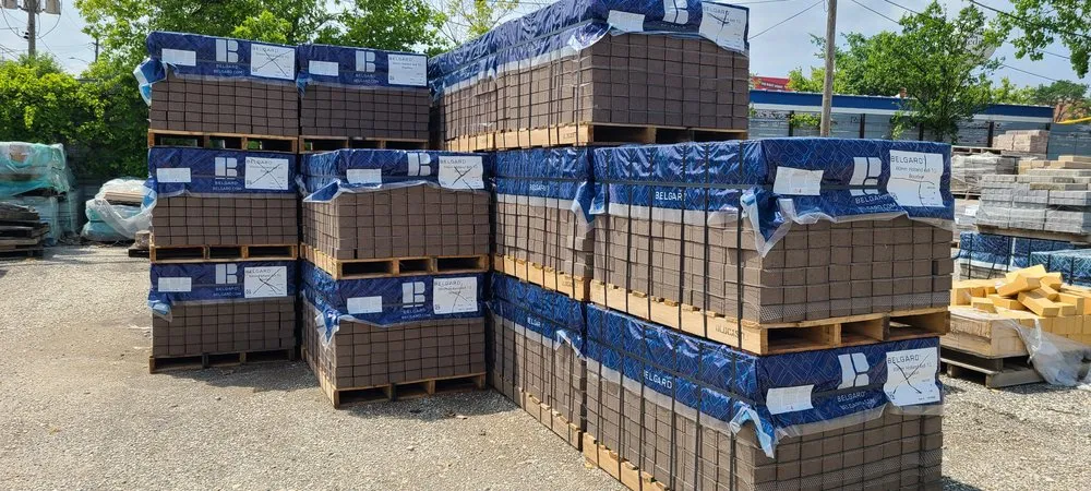 Expert landscape installation experts serving Des Plaines, IL - Des Plaines Material & Supply