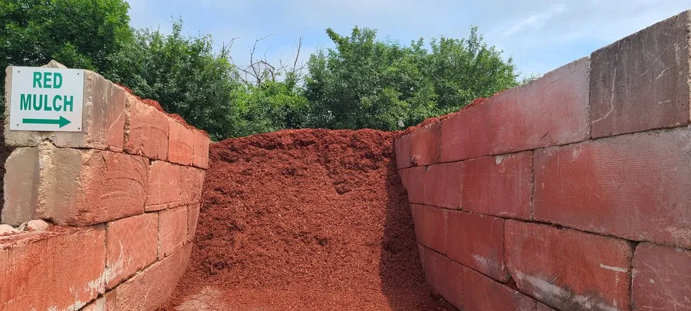 Professional yard cleanup service with custom design across Des Plaines, IL - Des Plaines Material & Supply