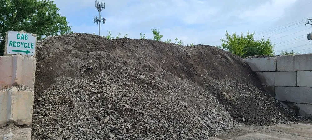 Local yard maintenance in Des Plaines, IL by Des Plaines Material & Supply