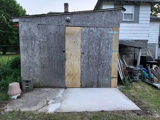 D&E’s Property Services Logo