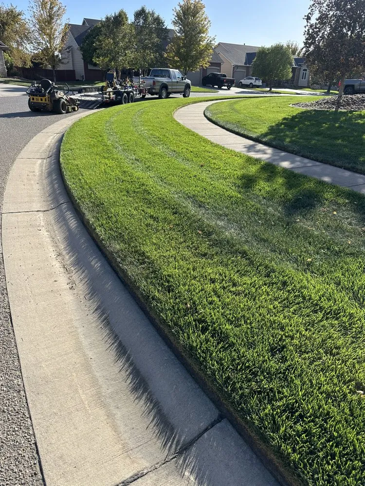 Trusted lawn mowing service in Maize, KS - Desco Lawn Care