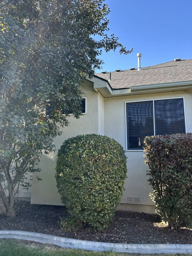 Local lawn mowing service experts serving Kennewick, WA - Desert Edge