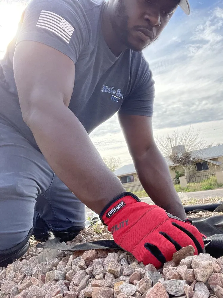 Affordable lawn mowing service experts serving Tolleson, AZ - Desert Fields Landscaping