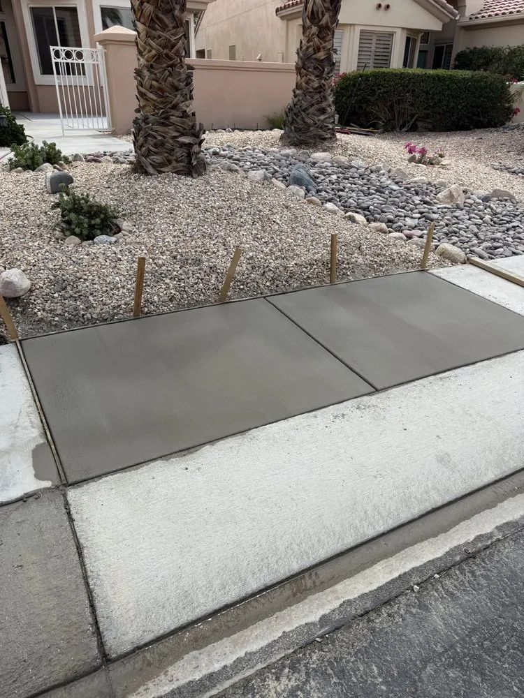 Professional lawn care service in Indio, CA - Desert Oasis Landscaping & Maintenance