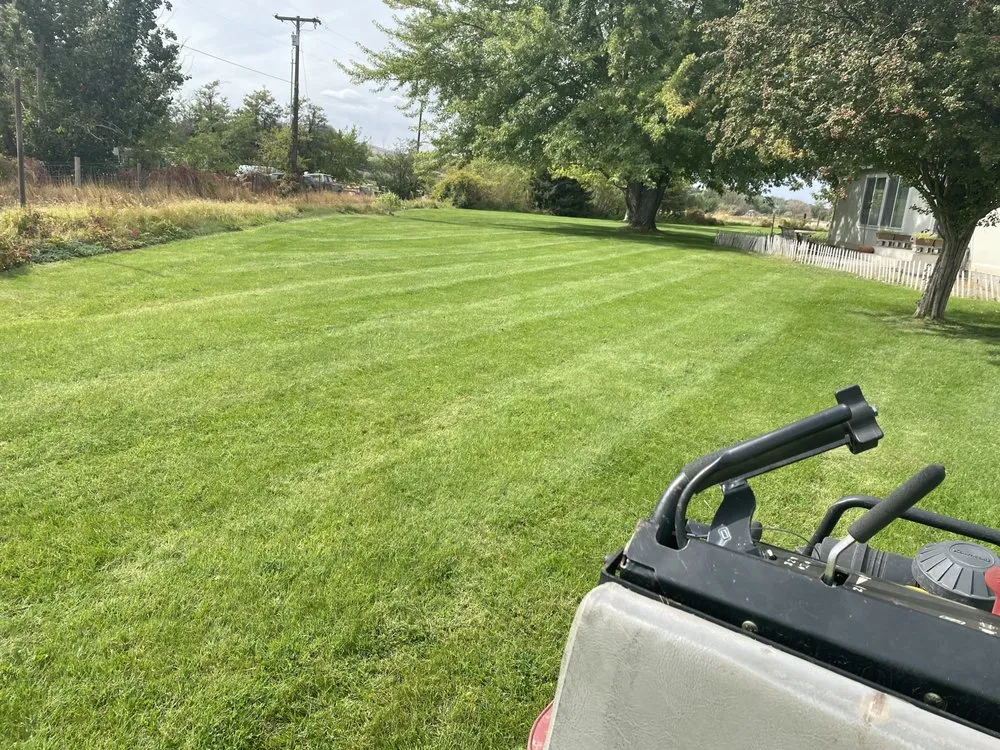 Custom garden landscaping experts serving Kennewick, WA - Desert Oasis Lawn Care