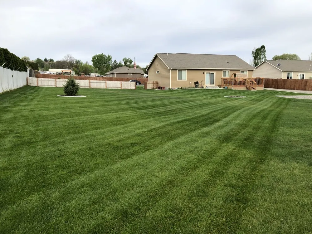 Affordable landscaping services experts serving Kennewick, WA - Desert Oasis Lawn Care