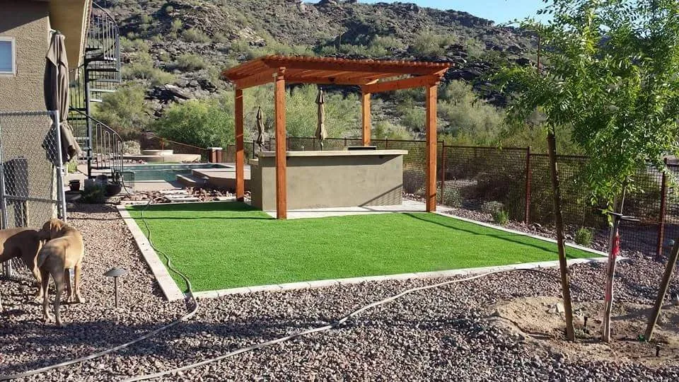 Local lawn care service experts serving Phoenix, AZ - Desert Outdoor Landscaping + Remodeling