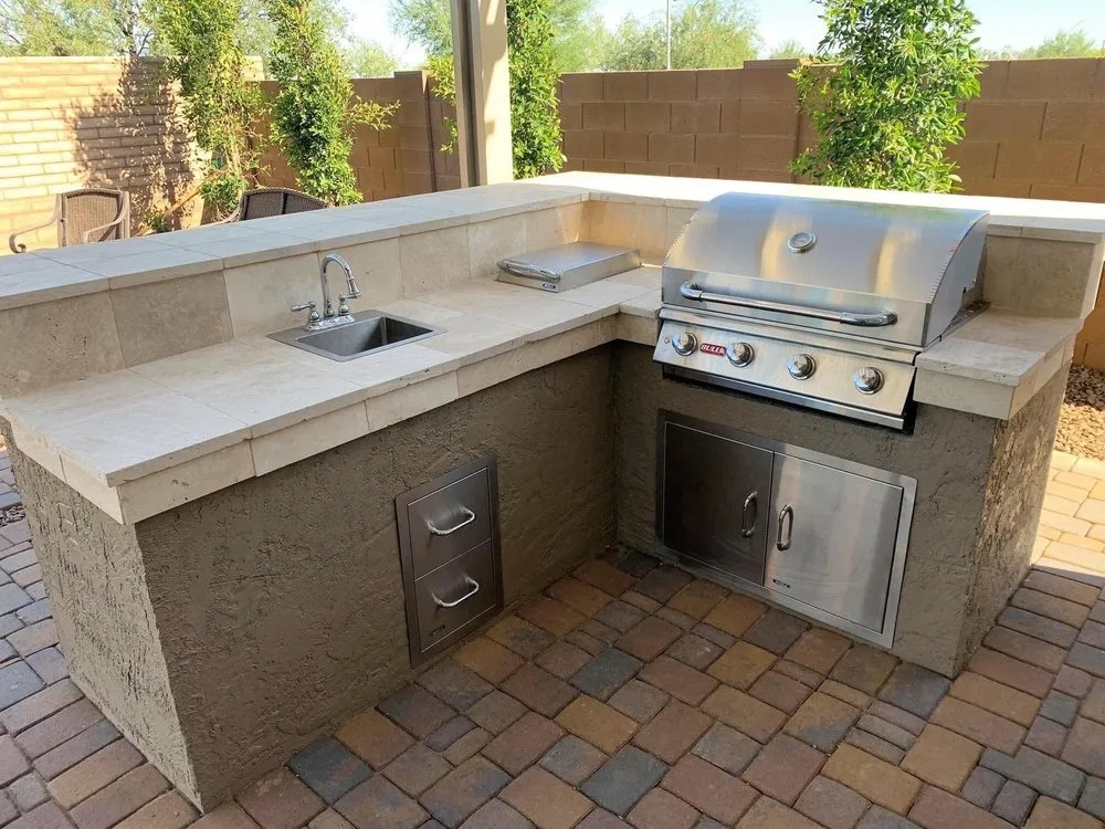 Affordable lawn care service in Phoenix, AZ - Desert Outdoor Landscaping + Remodeling