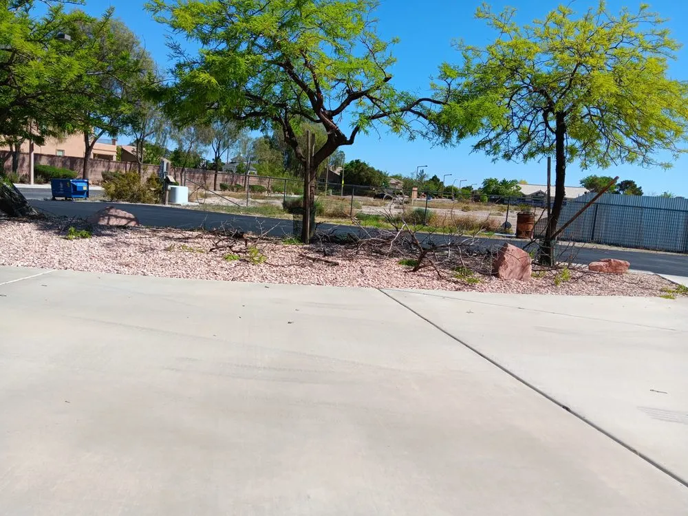 Top-rated lawn mowing service in Las Vegas, NV - Desert Rock Landscape Maintenance