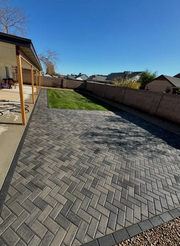 Custom outdoor landscaping experts serving Avondale, AZ - Desert Stone Landscape and Design