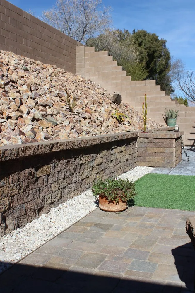 Top-rated yard maintenance for beautiful yards across Tucson, AZ - Desert Stone Landscape