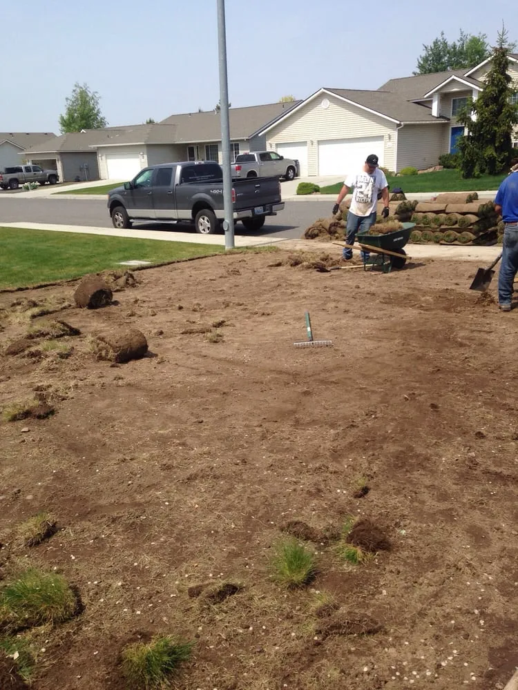 Reliable lawn care service experts serving West Richland, WA - Desertscapes Landscaping LLC.