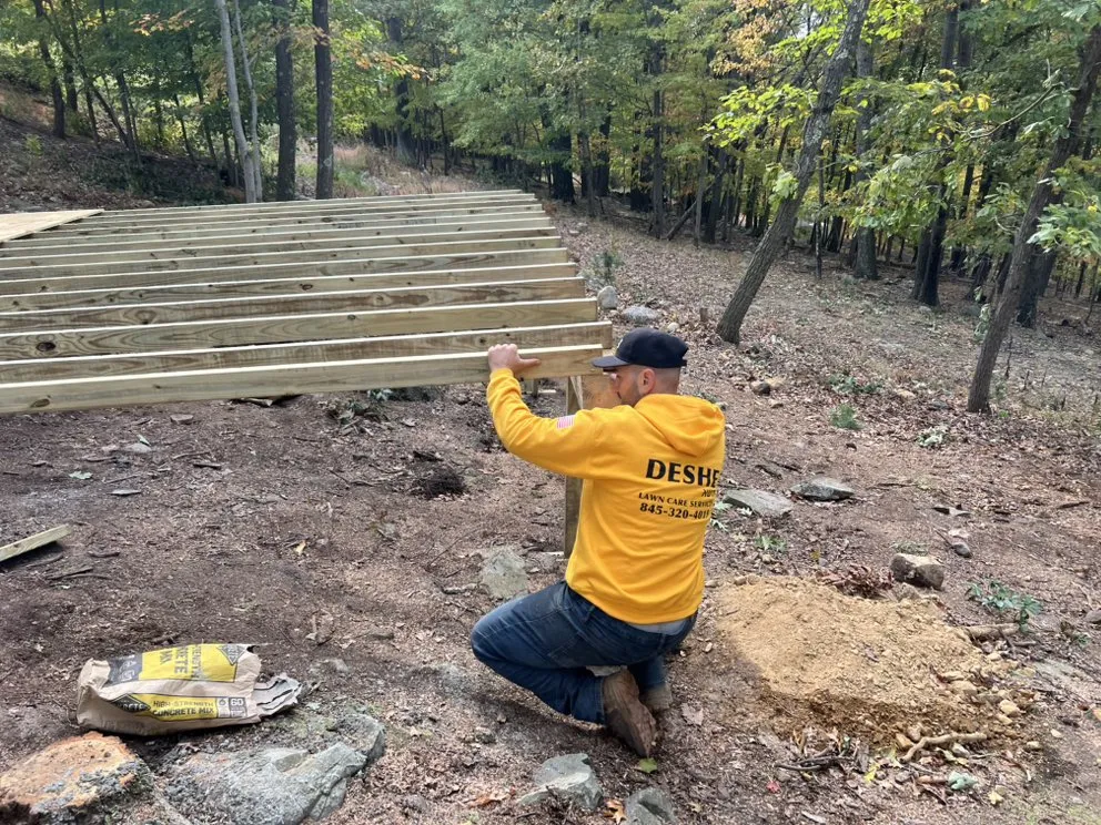 Expert lawn mowing service experts serving Pomona, NY - Deshe Lawn Care of Rockland County