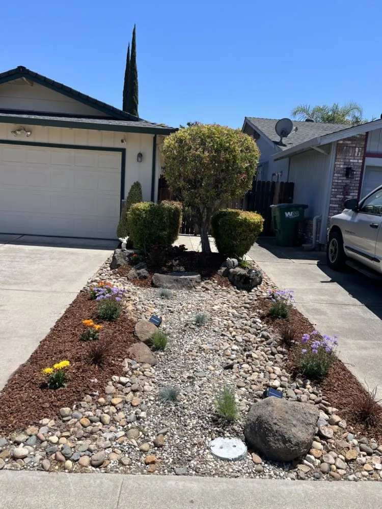 Expert lawn mowing service in Lodi, CA - DeShields Landscape Management