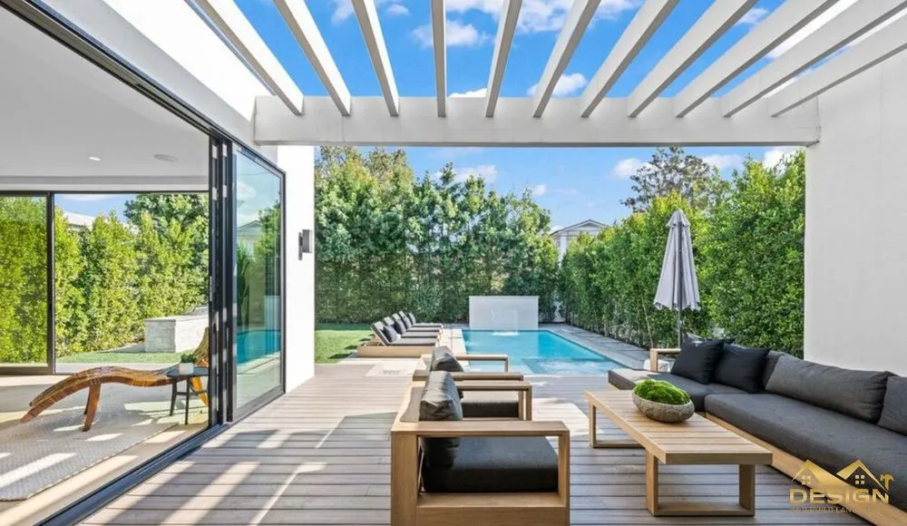 Custom landscape design in Menlo Park, CA by Design & Build Landscapes