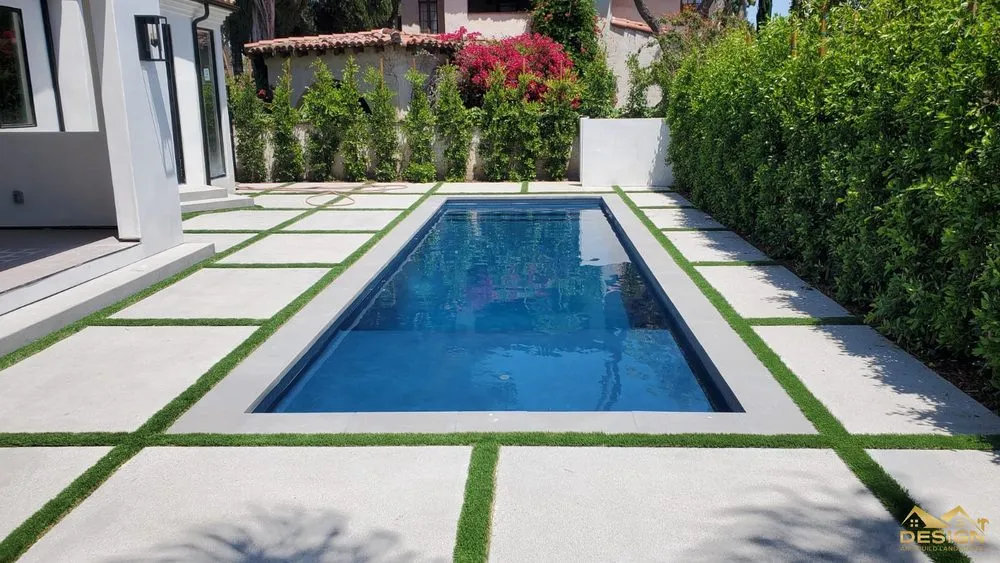 Reliable lawn mowing service in Menlo Park, CA - Design & Build Landscapes