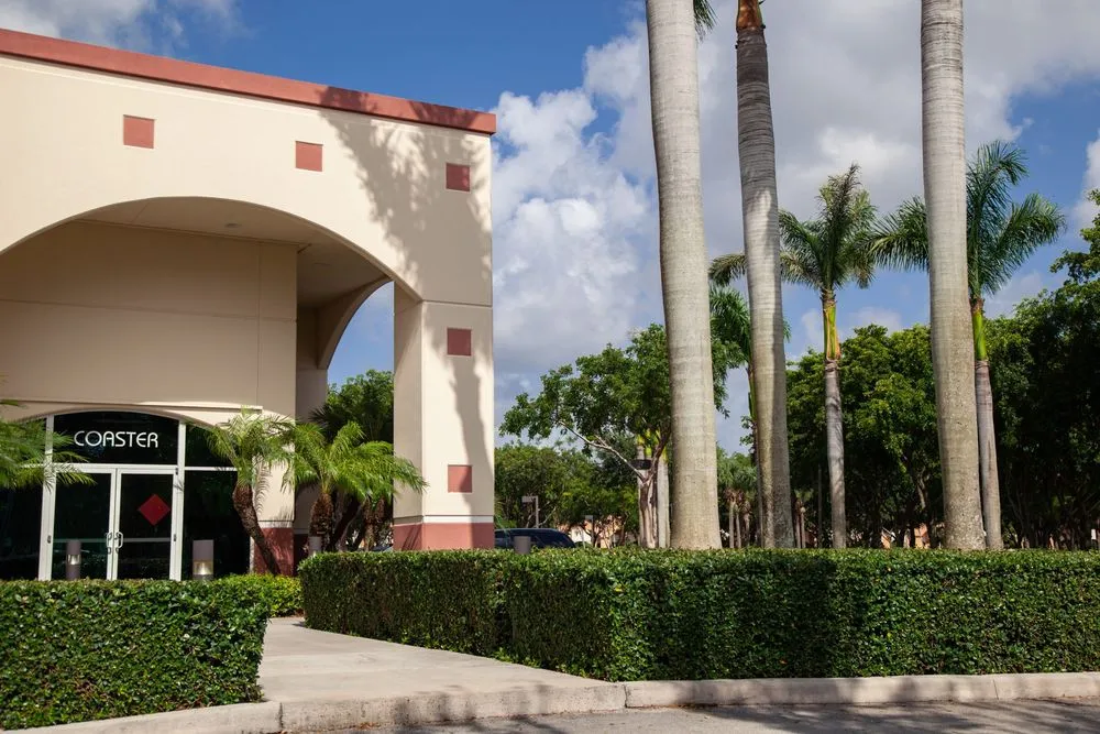 Trusted outdoor landscaping in Davie, FL by Design & Cut Landscape Services