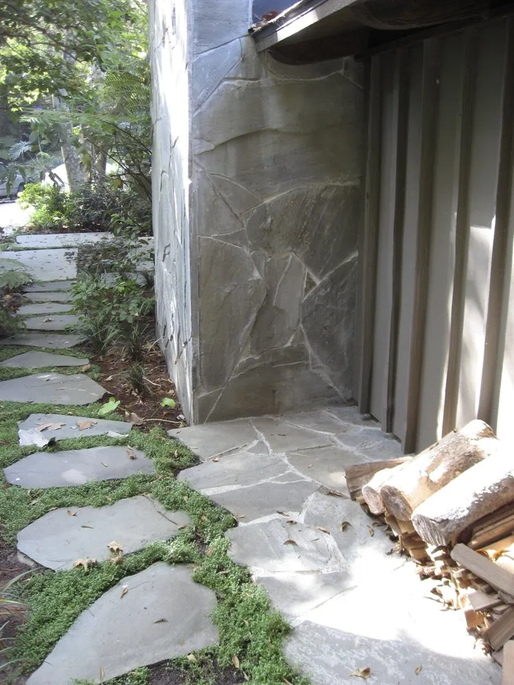 Top-rated lawn mowing service in Los Angeles, CA - Design by Nature Studio