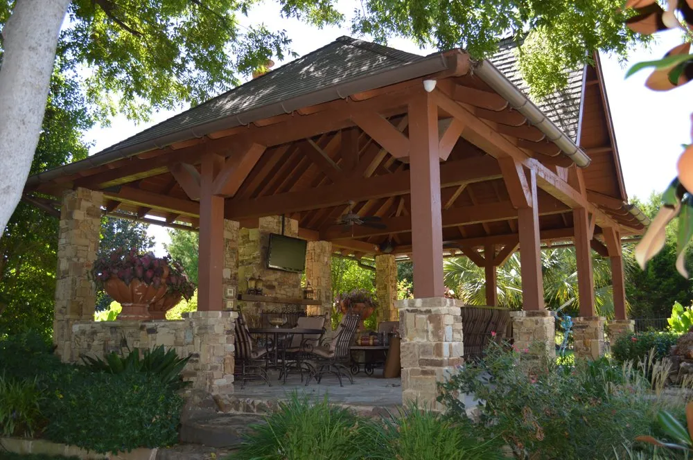 Reliable yard cleanup service for year-round maintenance across Rockwall, TX - Design Masters Landscaping