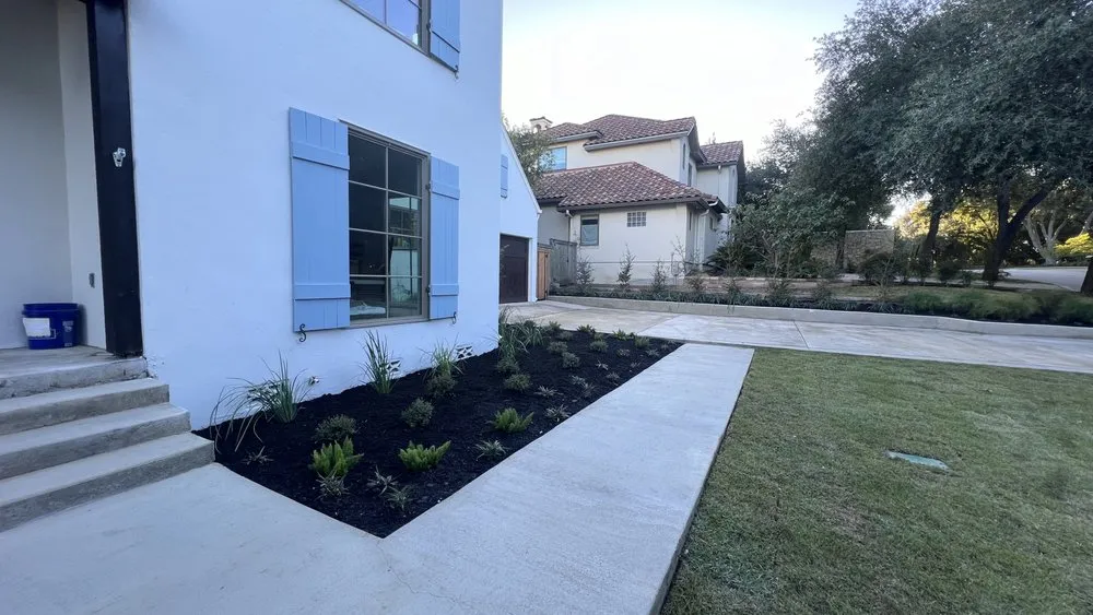 Local lawn care service experts serving San Antonio, TX - Design Scapes