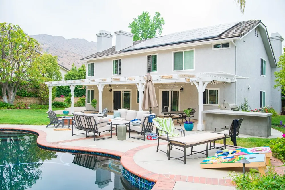 Local lawn care service near you in Santa Monica, CA by Design Scapes