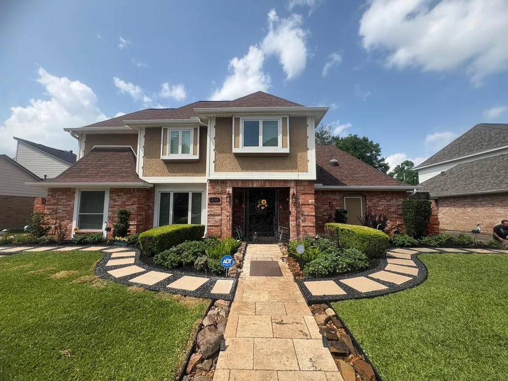 Top-rated lawn mowing service in Houston, TX by Design Yard Services