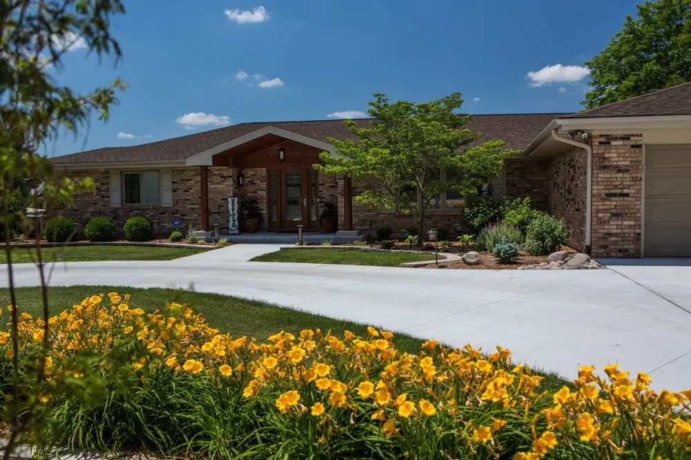 Expert yard cleanup service in Farmersville, IL by Designer Landscapes