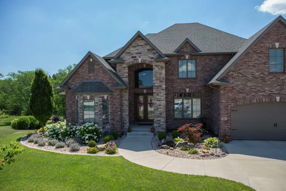 Top-rated lawn care service experts serving Farmersville, IL - Designer Landscapes