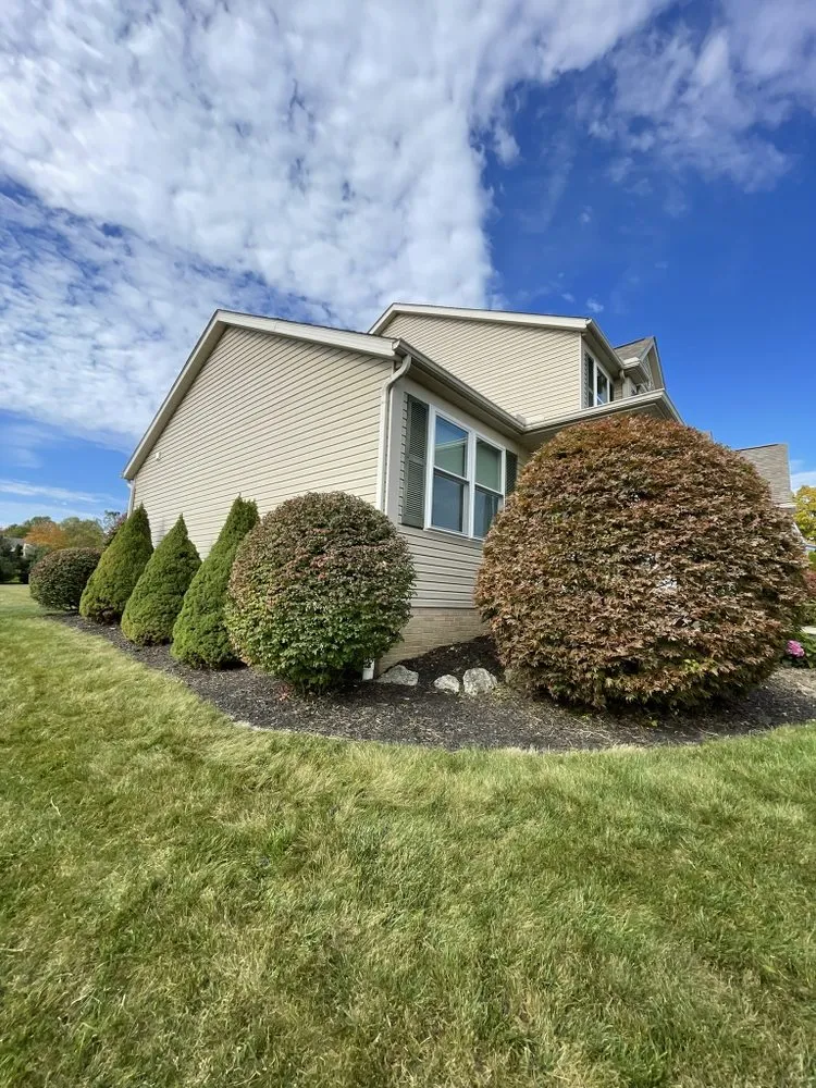 Local outdoor landscaping for homes in Kent, OH by Designers Edge