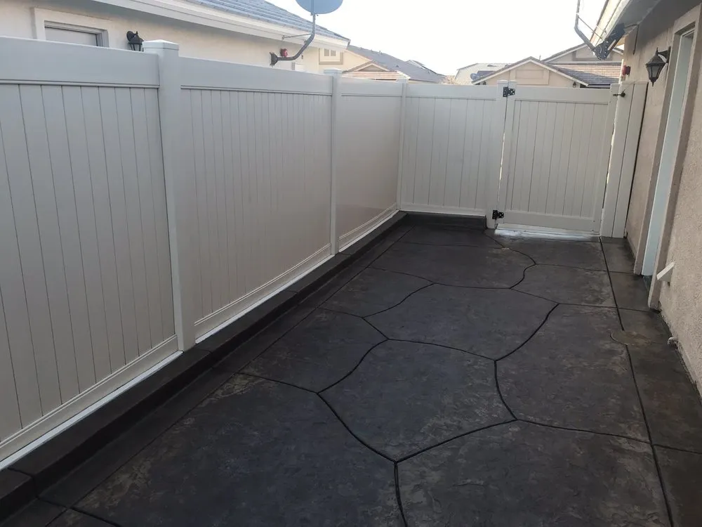 Custom lawn mowing service for homes in Quartz Hill, CA by Designer's Touch Landscape