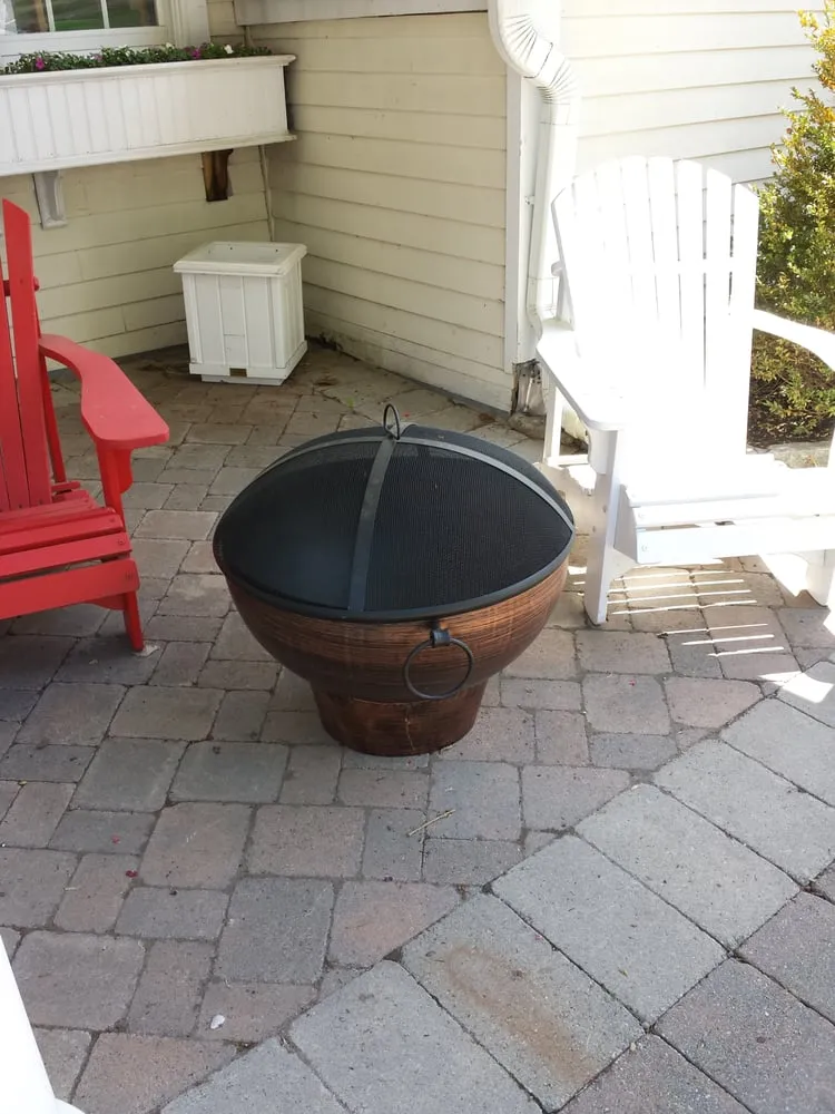 Custom lawn care service experts serving Stamford, CT - Designs By Lee