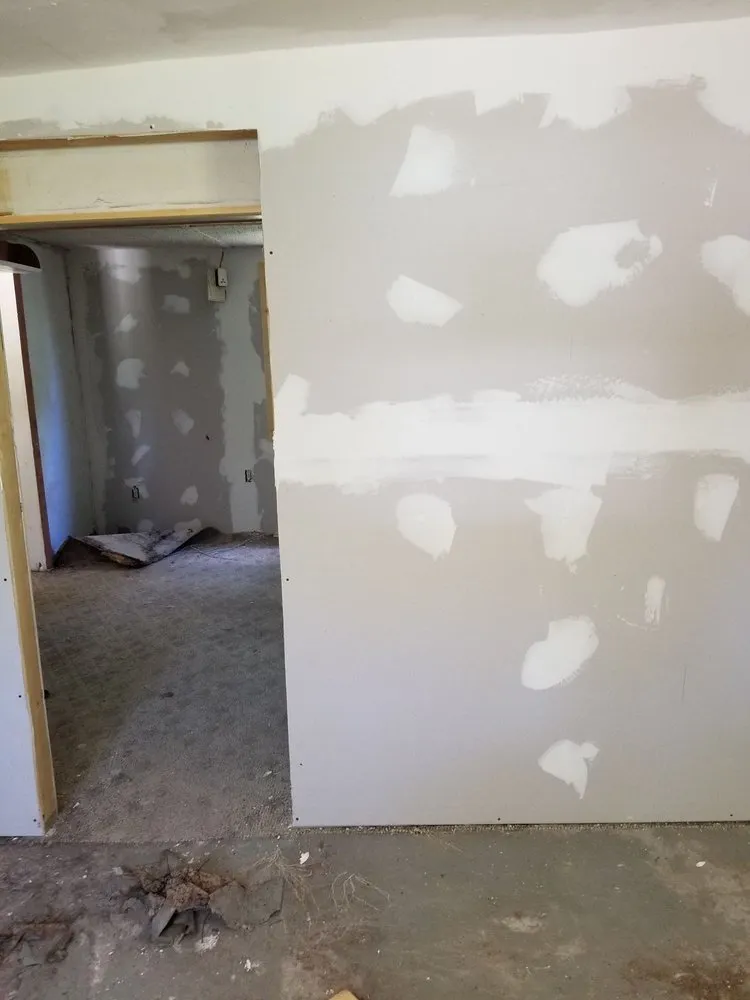 Top-rated lawn mowing service in Deltona, FL - Deslee Home Service