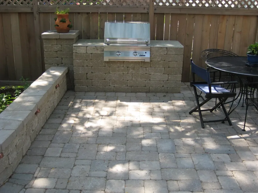 Custom garden landscaping in Des Plaines, IL - Desmond Landscape