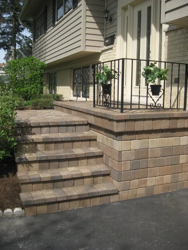 Professional residential landscaping experts serving Des Plaines, IL - Desmond Landscape