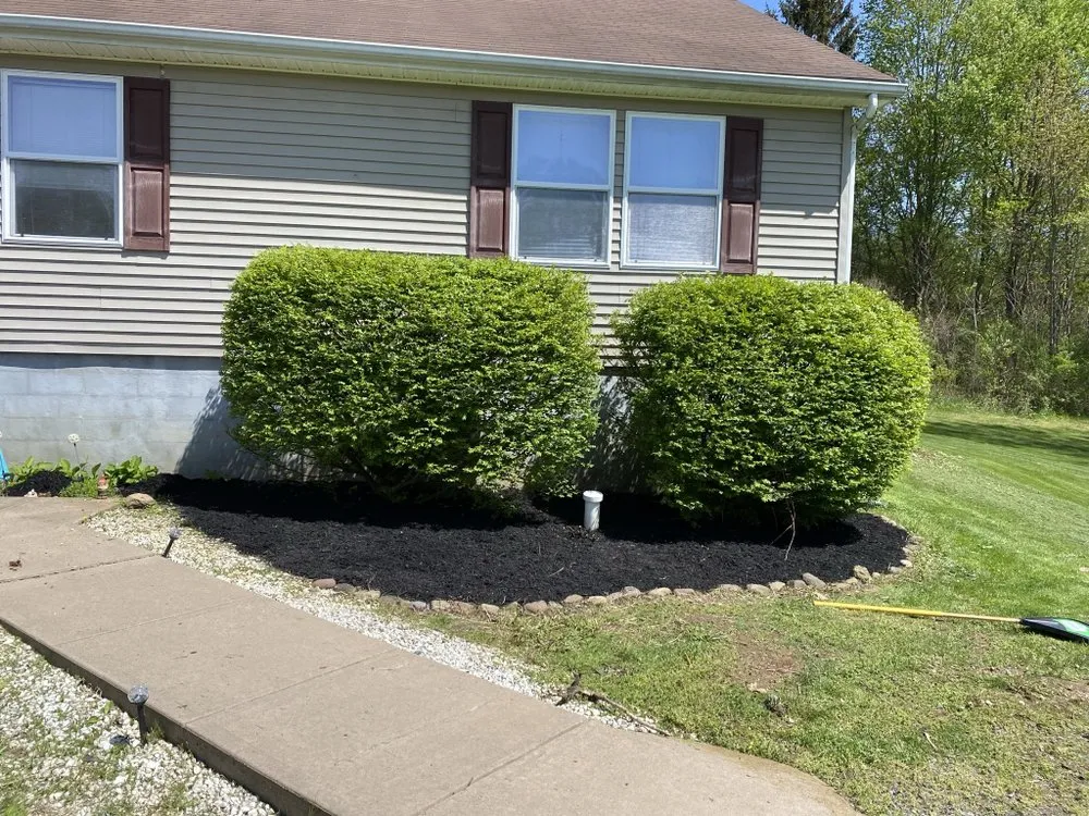 Professional garden landscaping in Auburn, NY - Desmons Property Management