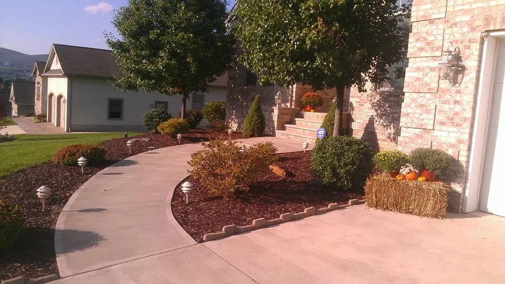 Custom lawn mowing service in Scranton, PA - Desperate Landscapes and Lawn Care