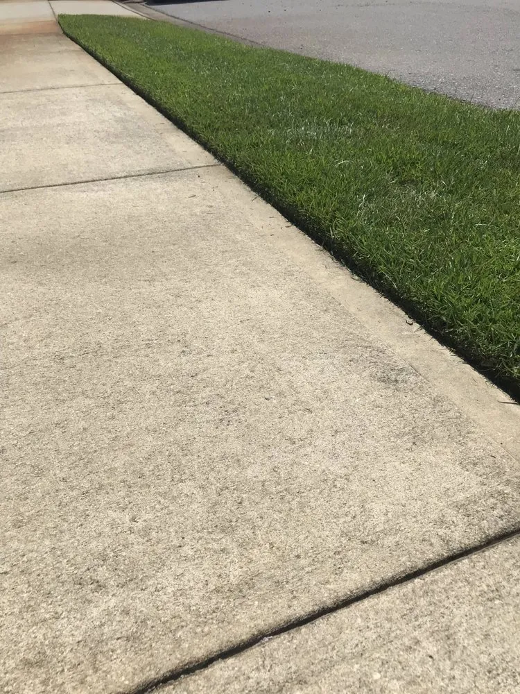 Expert yard maintenance in Destin, FL - Destin Lawn Care