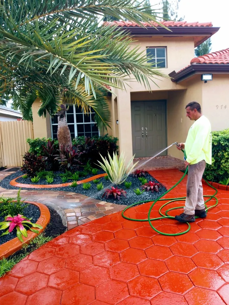 Expert yard cleanup service in Miami, FL - Detail Masters Lawn and Landscaping