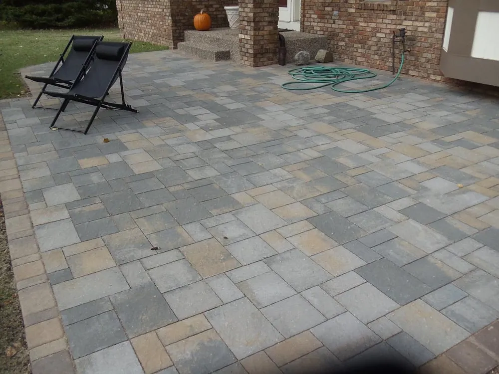 Professional yard maintenance in Farmington, MN - Detail Stone