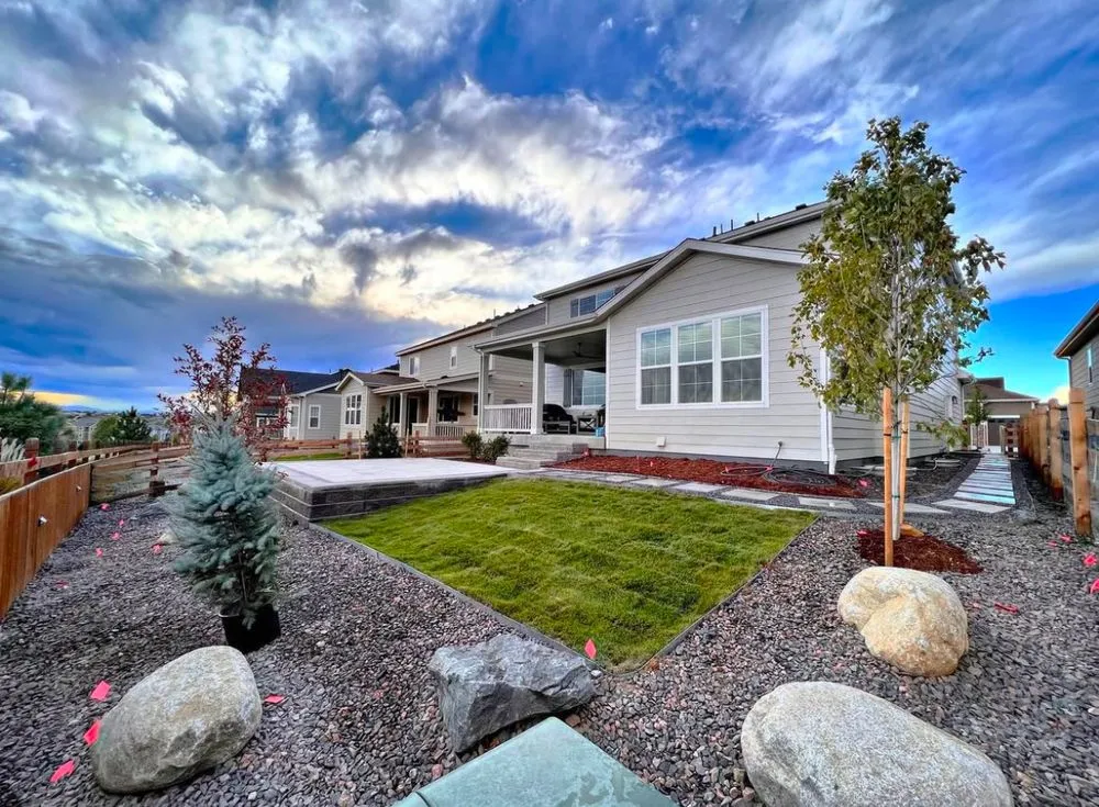 Top-rated yard cleanup service experts serving Aurora, CO - Detailcrews