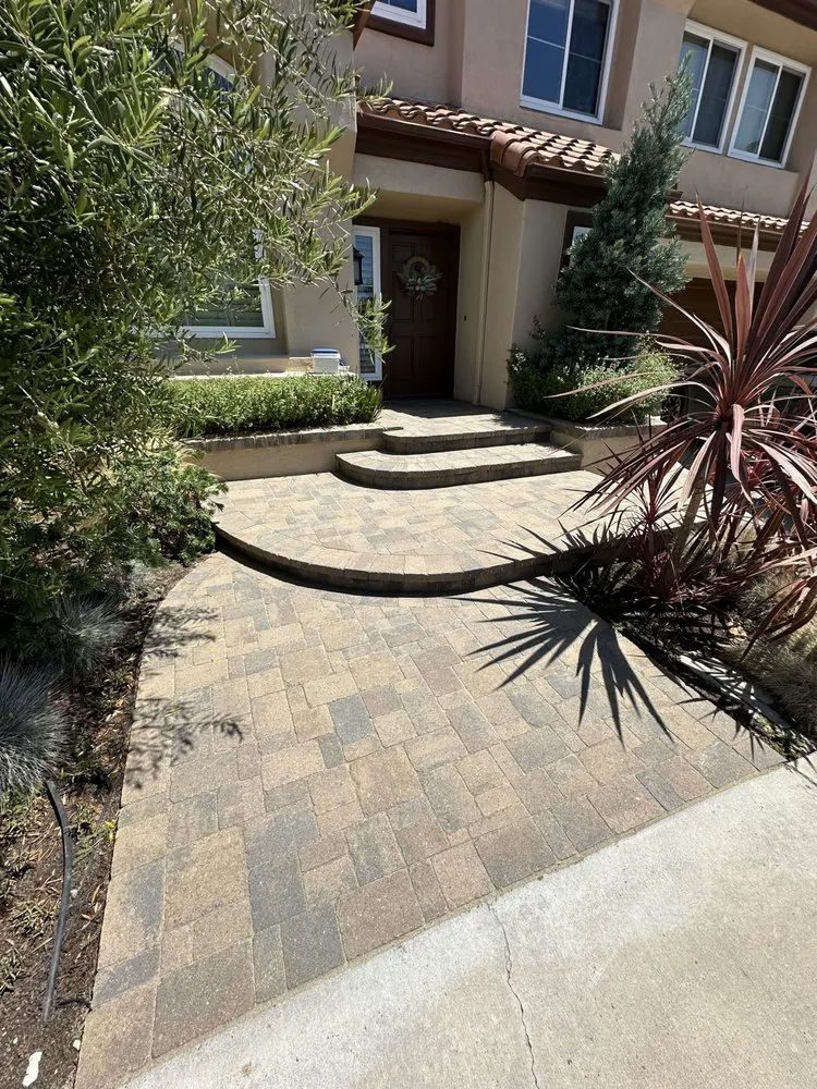 Local lawn mowing service experts serving Orange, CA - Deterra Landscape