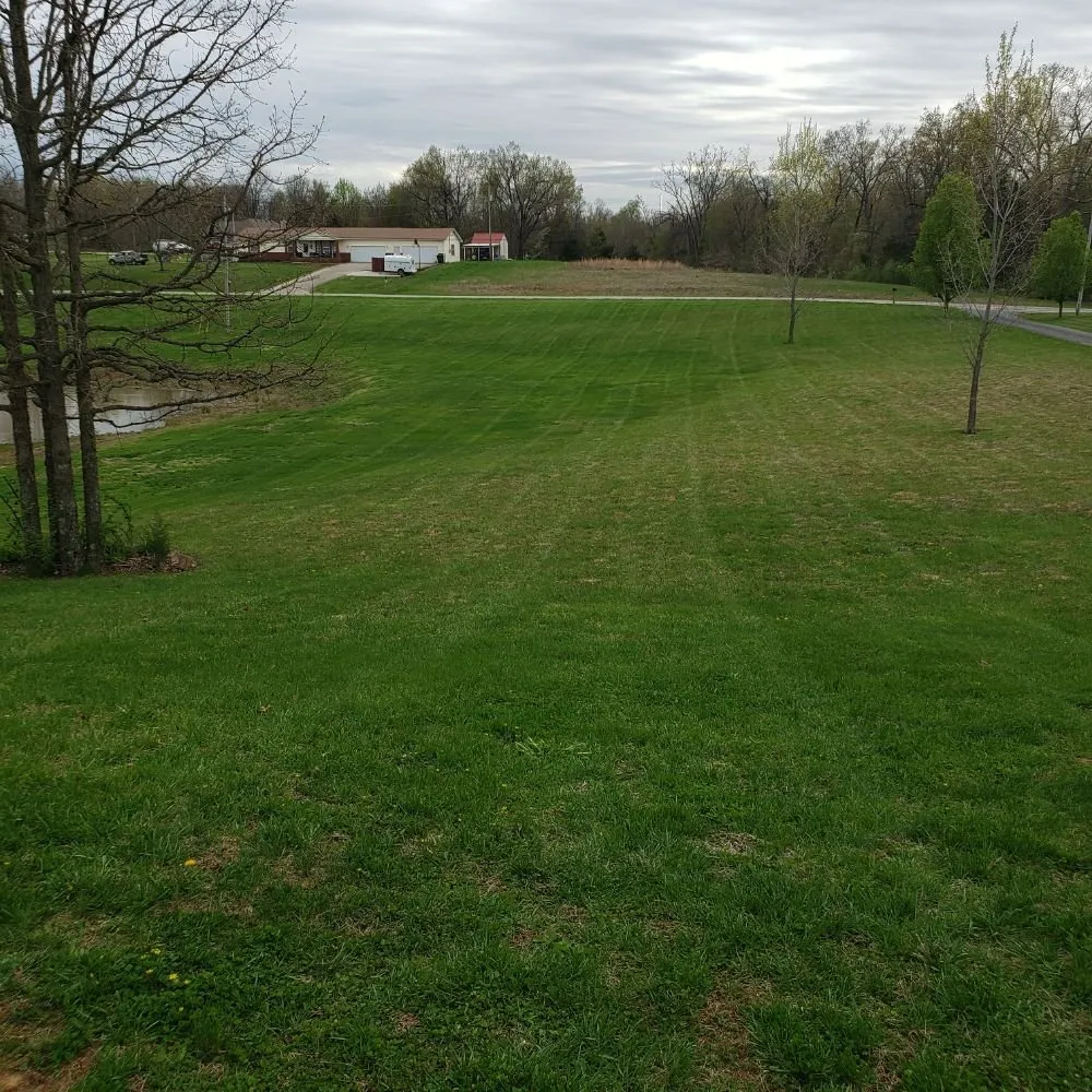 Expert yard maintenance experts serving Brandenburg, KY - DeTray's Lawn & Landscaping