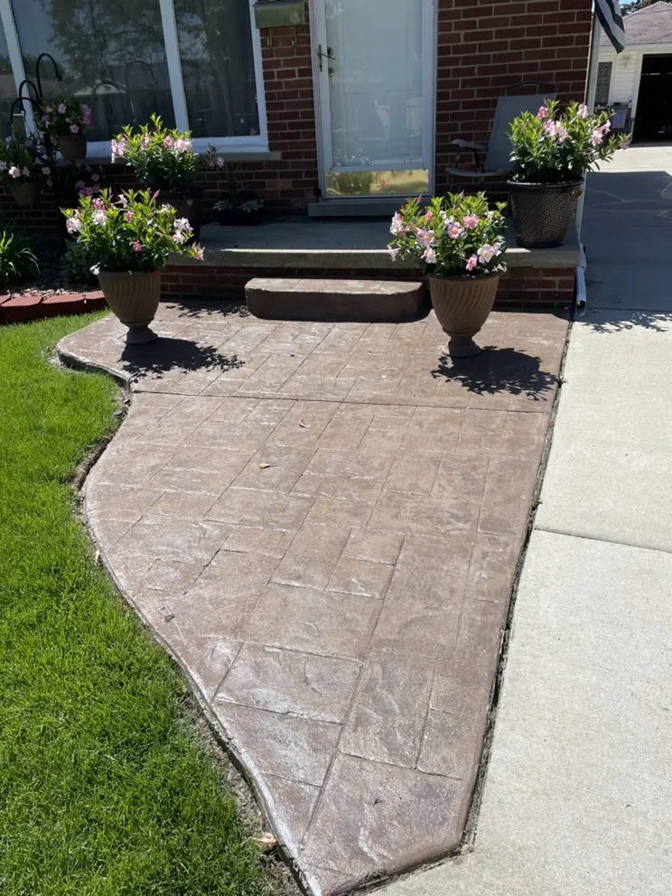Professional yard maintenance for beautiful yards across River Rouge, MI - Detroit Ground Maintenance And Power Washing