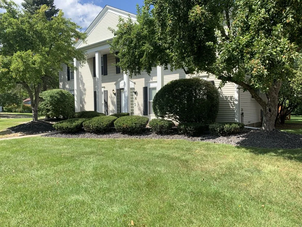Top-rated landscaping services in Bloomfield Hills, MI - Detroit Landscaping Company