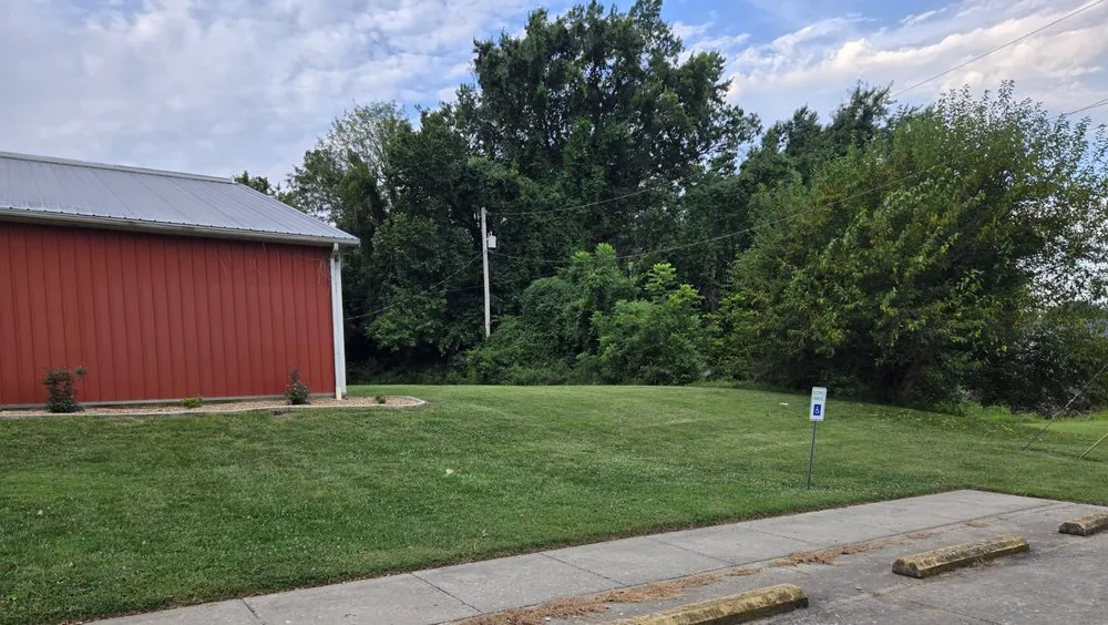 Professional outdoor landscaping in Clinton, MO - Devil Dog Mowing