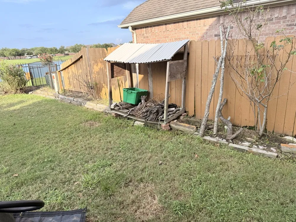 Custom lawn care service in Houston, TX - Devin Landscapes