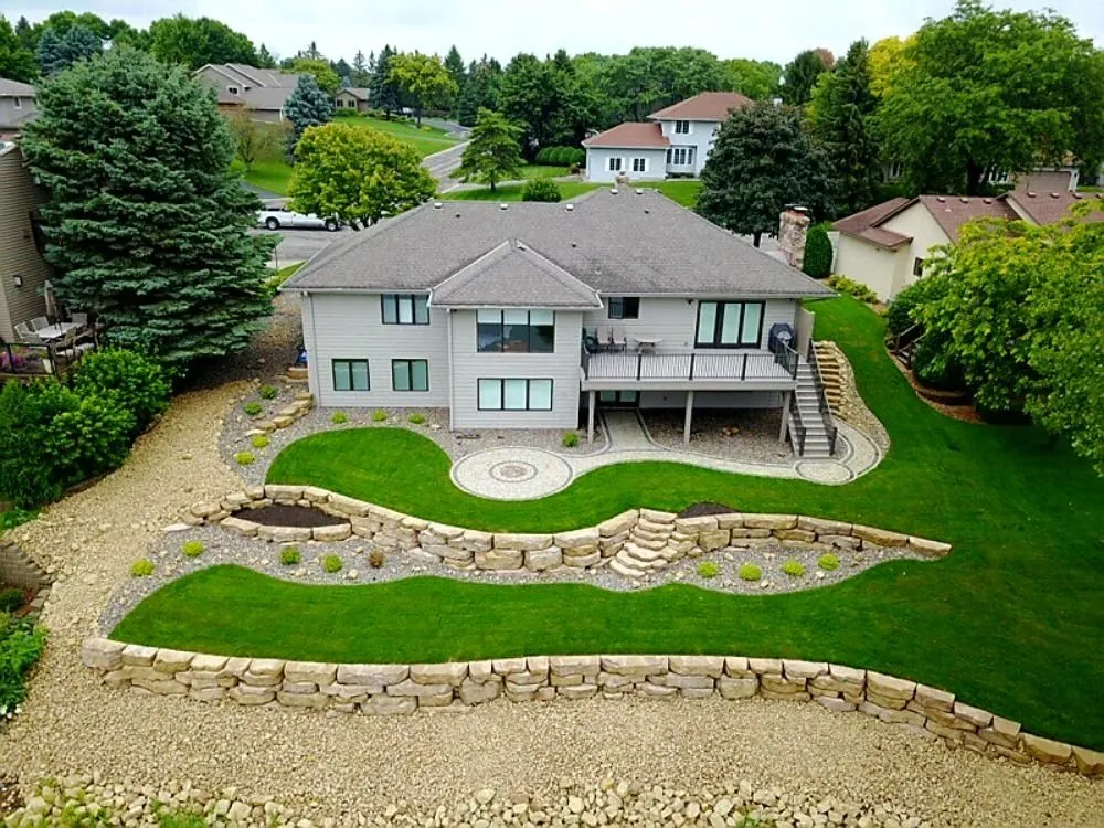 Top-rated yard cleanup service for beautiful yards across Lakeville, MN - Devine Design Hardscapes