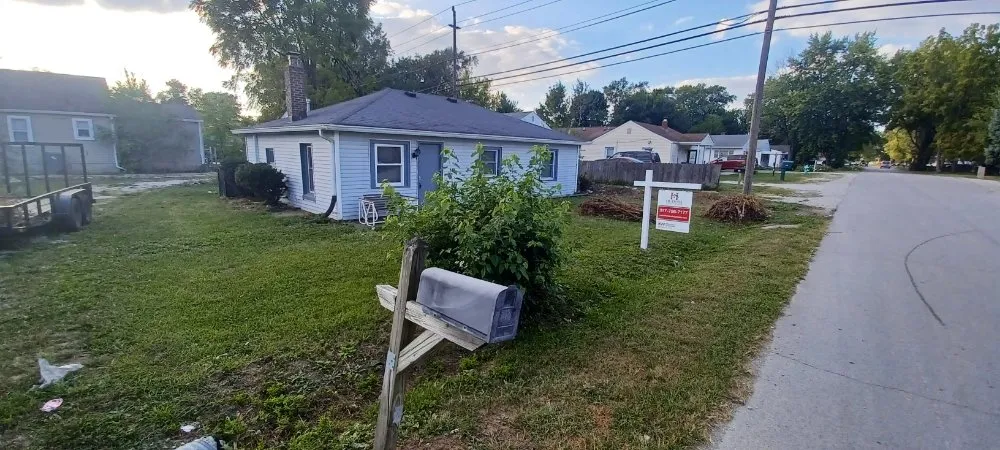 Professional lawn care service in Indianapolis, IN - Devine Prestige Lawn Care