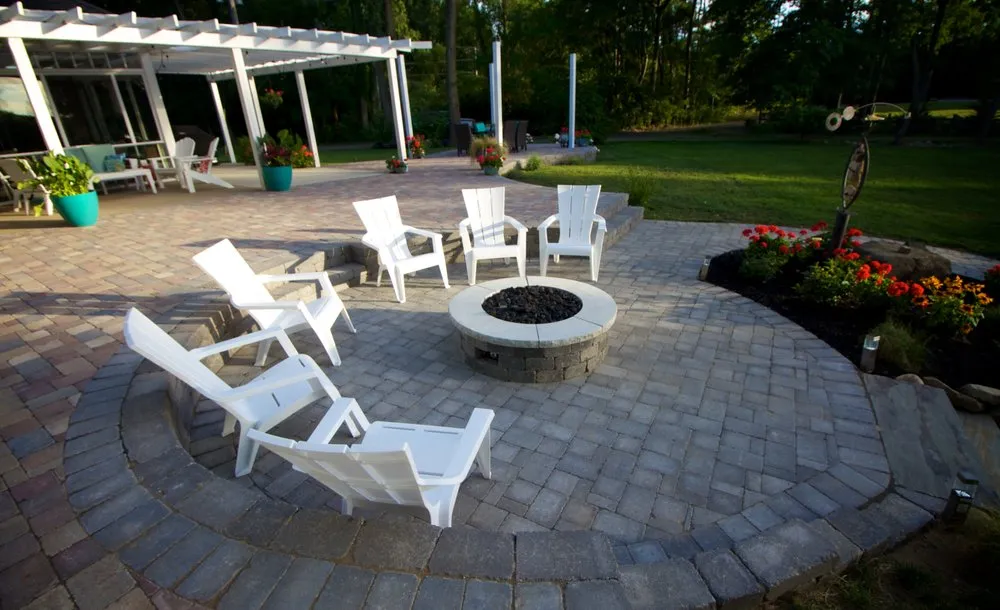 Reliable garden landscaping for residential properties in Kalamazoo, MI by Devisser Landscape Service