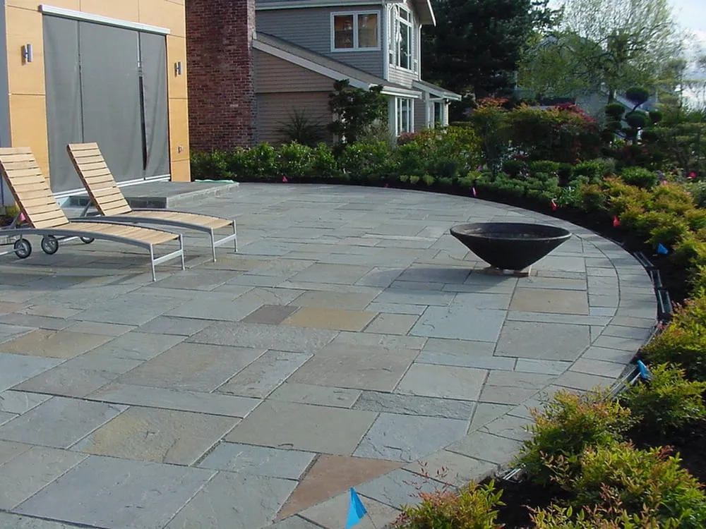 Custom lawn mowing service in Seattle, WA - Devonshire Landscapes